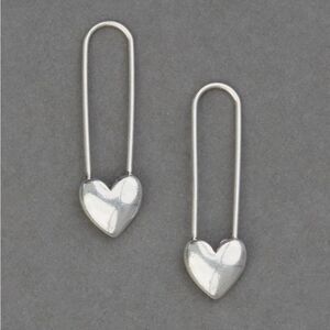 Silver Heart Drop Earrings M1220